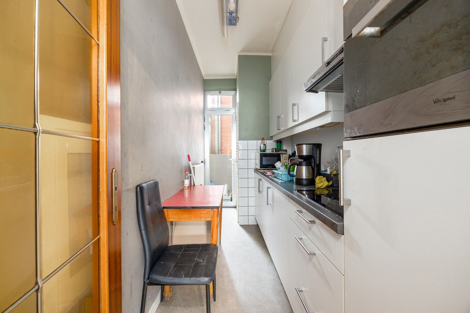 Op te frissen opbrengsteigendom comm. ruimte + 2 app. foto 13