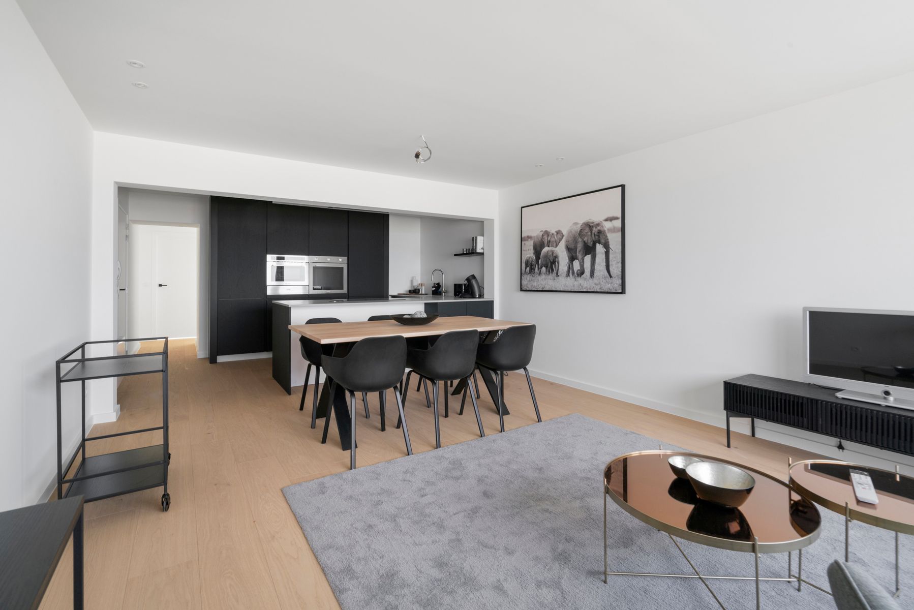 Prachtig vernieuwd appartement met schitterend zeezicht foto 4