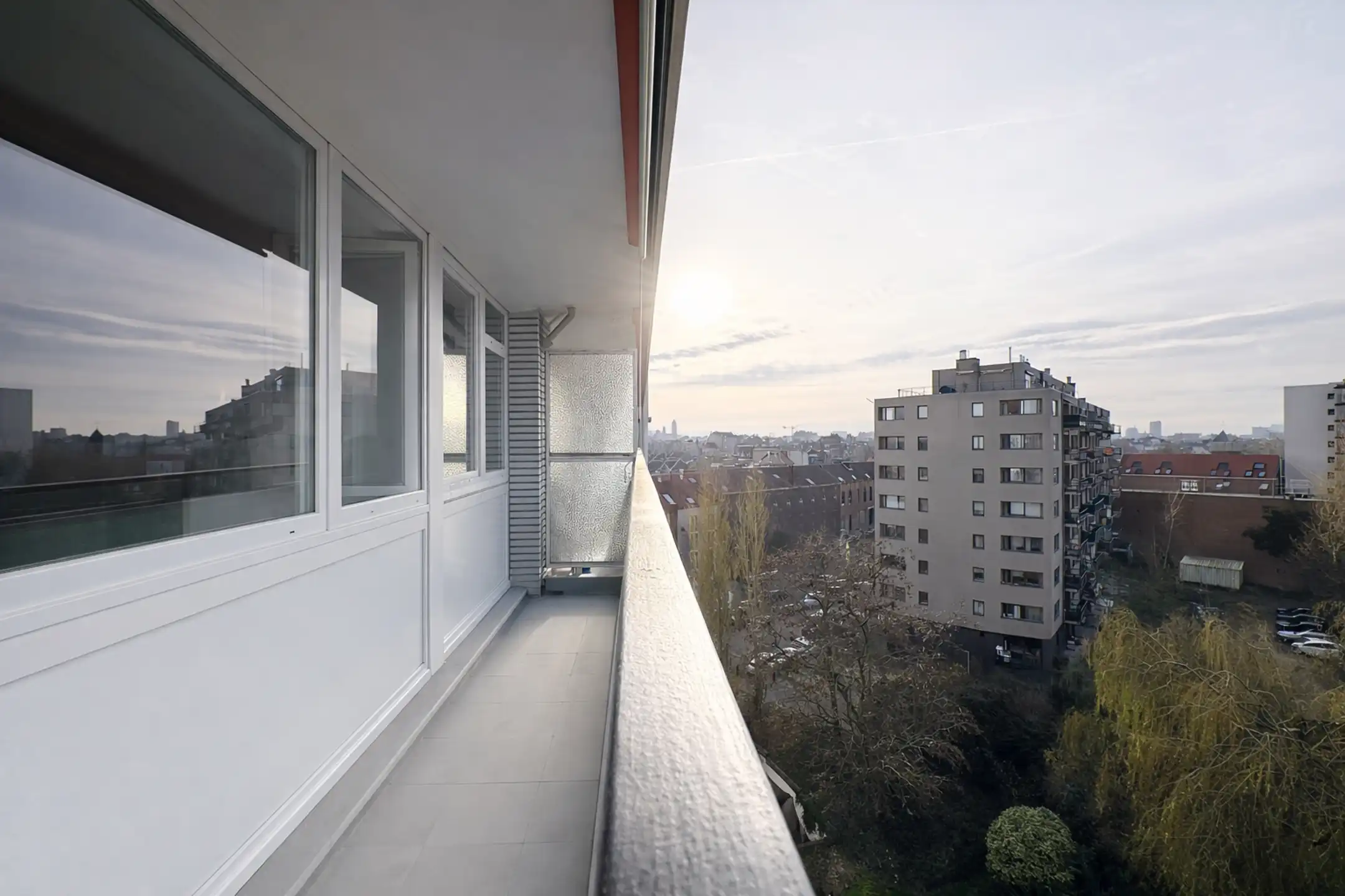 Prachtig gerenoveerd appartement met terras – instapklaar foto 11