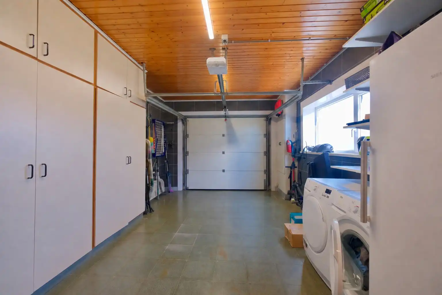 LICHTERVELDE - Open bebouwing met 2 slpks en garage op perceel van 486 m² foto 13