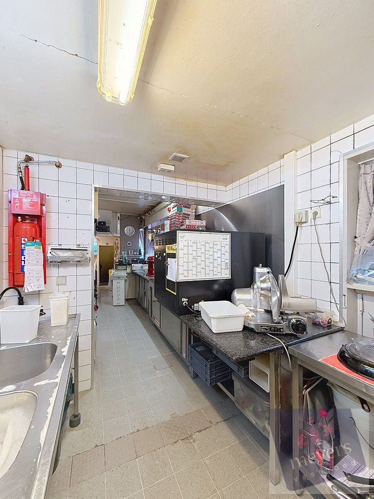 Handelspand met woonst op toplocatie in Hasselt foto 10