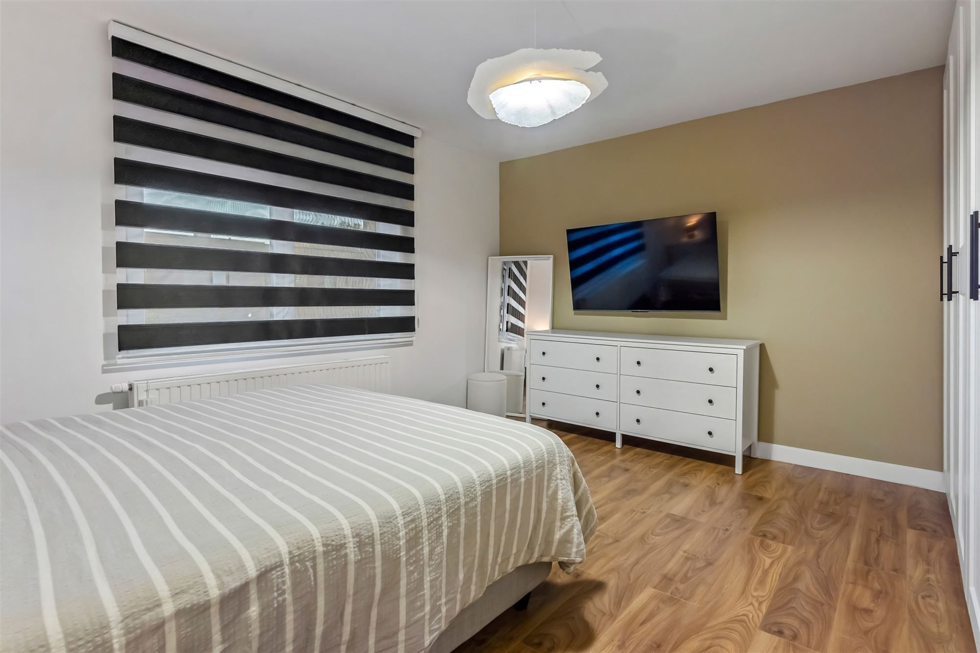 UITERST KNAP GERENOVEERDE WONING MET 3-4 SLAAPKAMERS OP EEN PERCEEL VAN 12A48CA TE BEVERLO foto 16