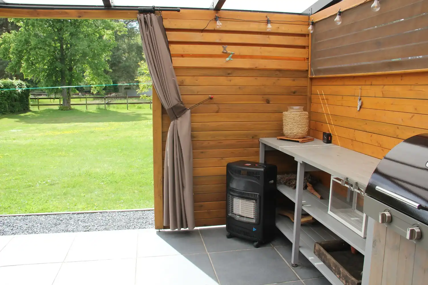 Instapklare gerenoveerde woning op 11a 75ca met prachtige, zuidgerichte tuin aan natuurgebied De Maten in Genk. foto 36