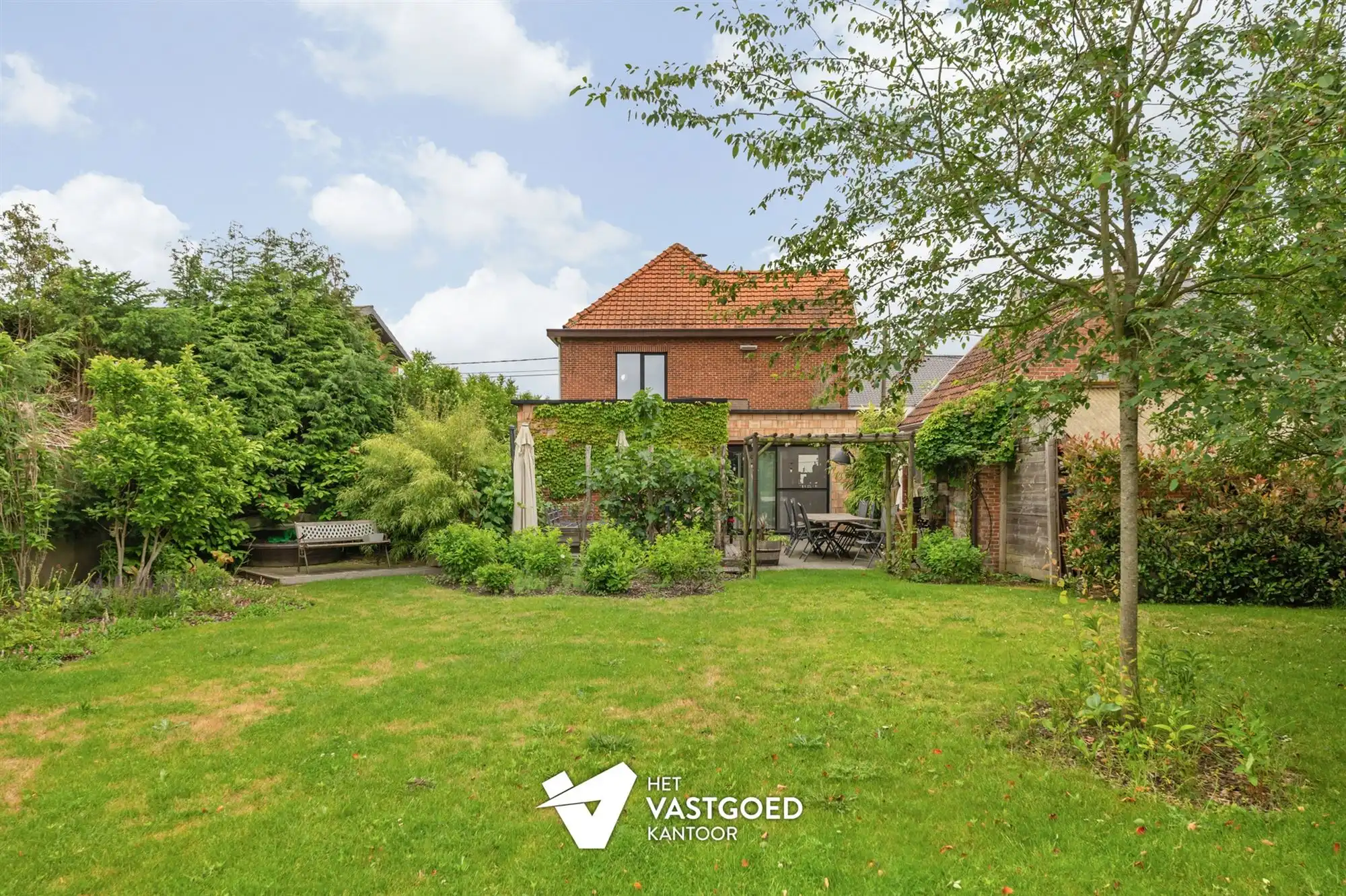 STIJLVOLLE GERENOVEERDE WONING GELEGEN OP EEN MOOI UITGESTREKT PERCEEL VAN 11A 64CA TE BEVERLO foto 22