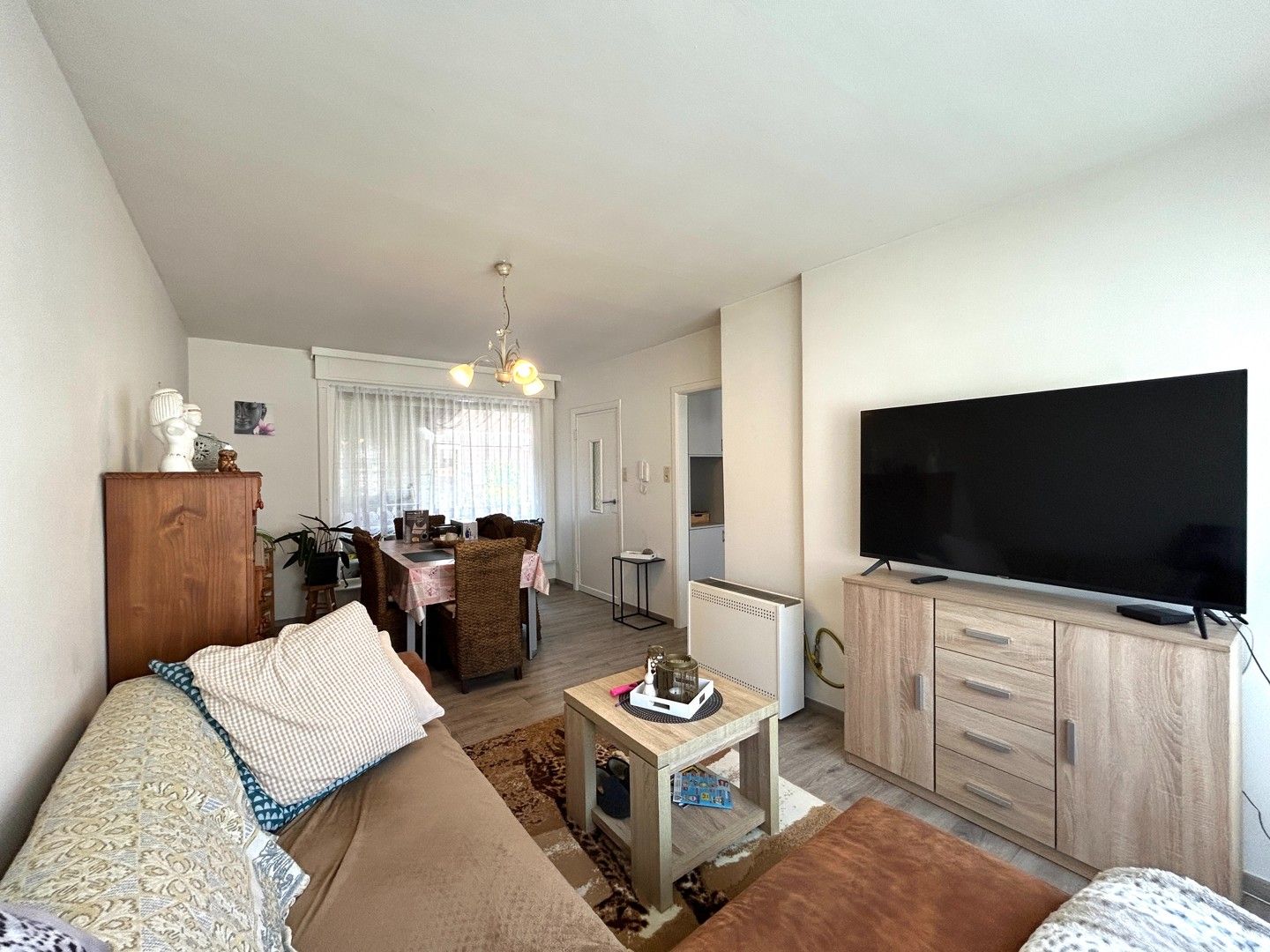 Gerenoveerd duplex appartement nabij centrum Roeselare! foto 2
