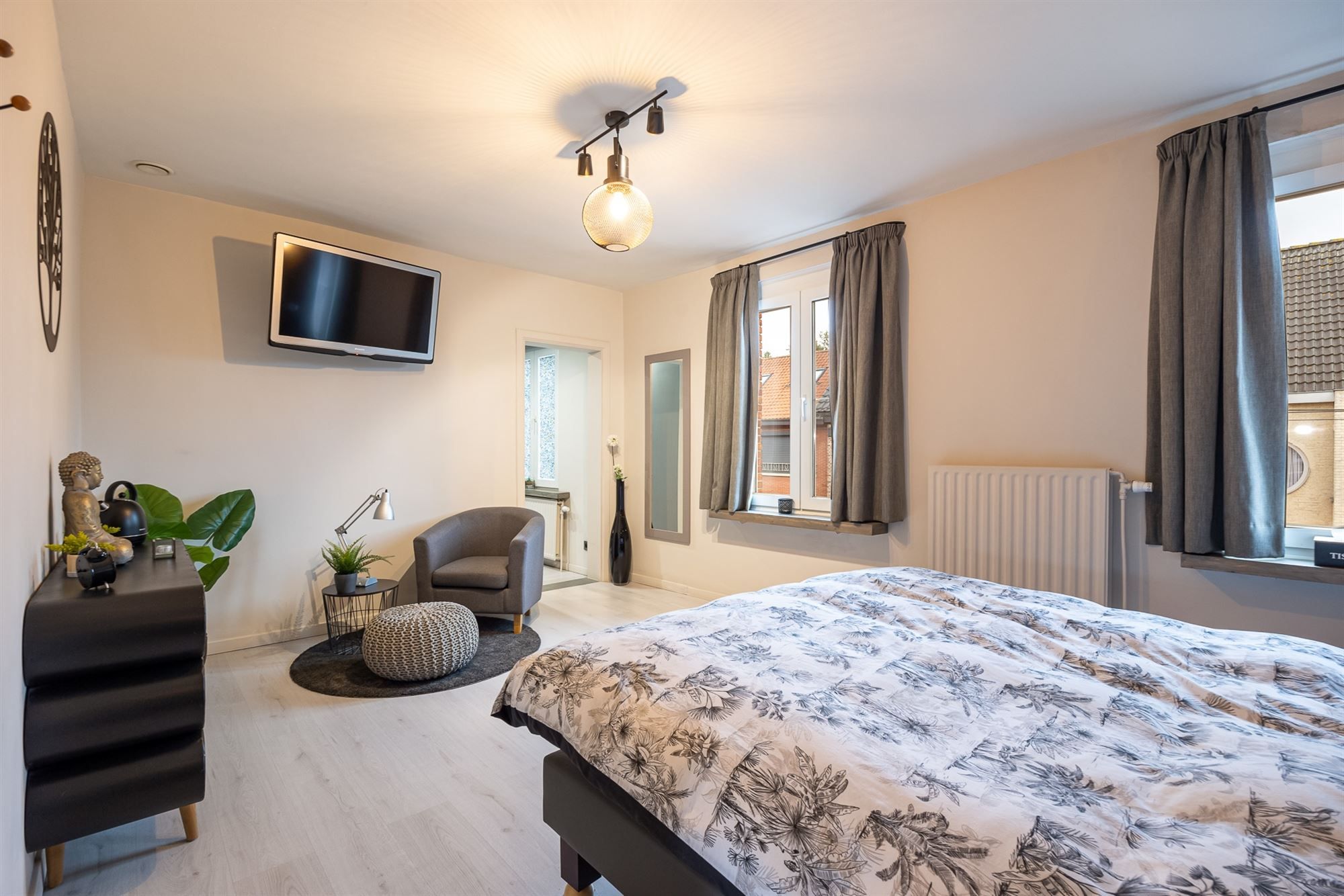Instapklare, energiezuinige woning met ruime tuin en zwembad foto 10
