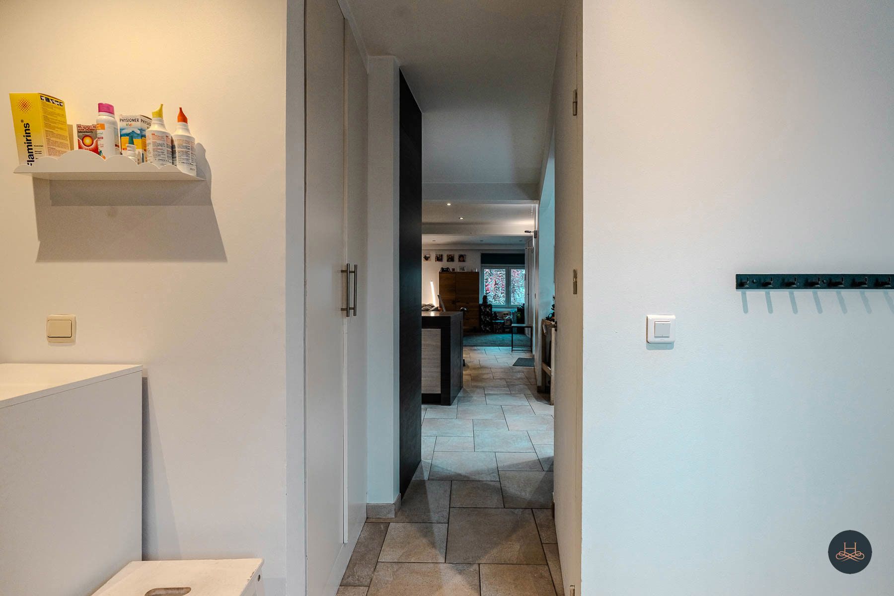Instapklare halfopen bebouwing op einde doodlopende straat foto 12
