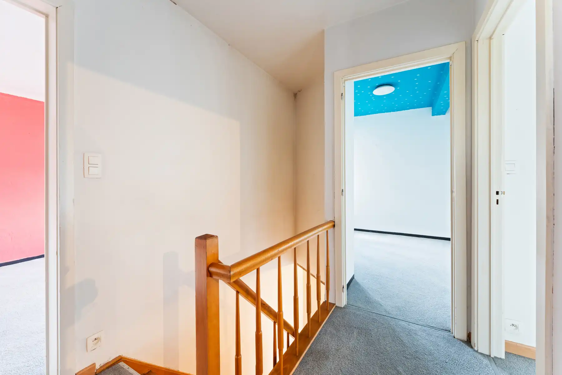 Lichtrijke woning met 4 slaapkamers, garage en verzorgde tuin. foto 14