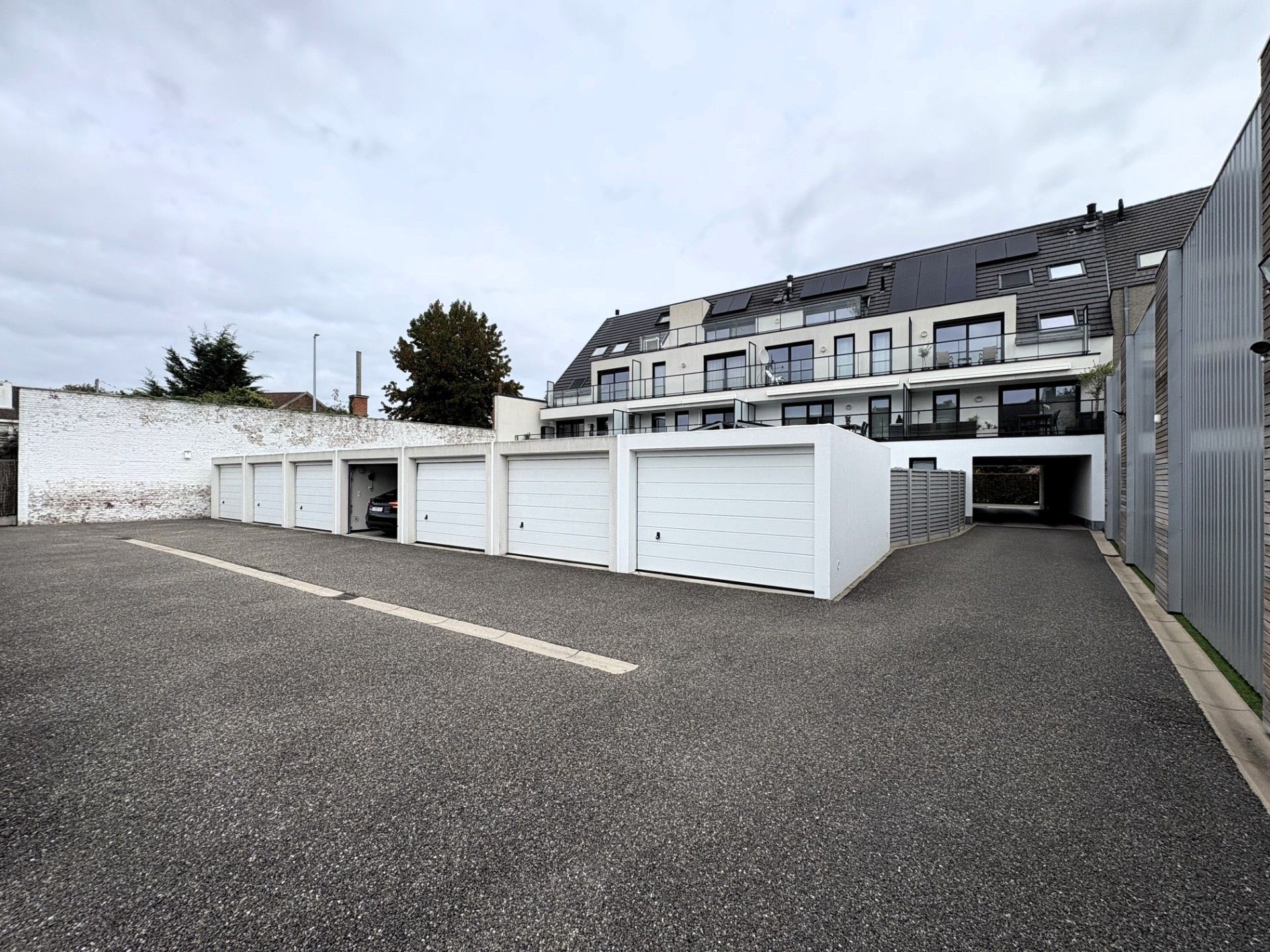 Perfect onderhouden appartement pal in centrum Waregem foto 11