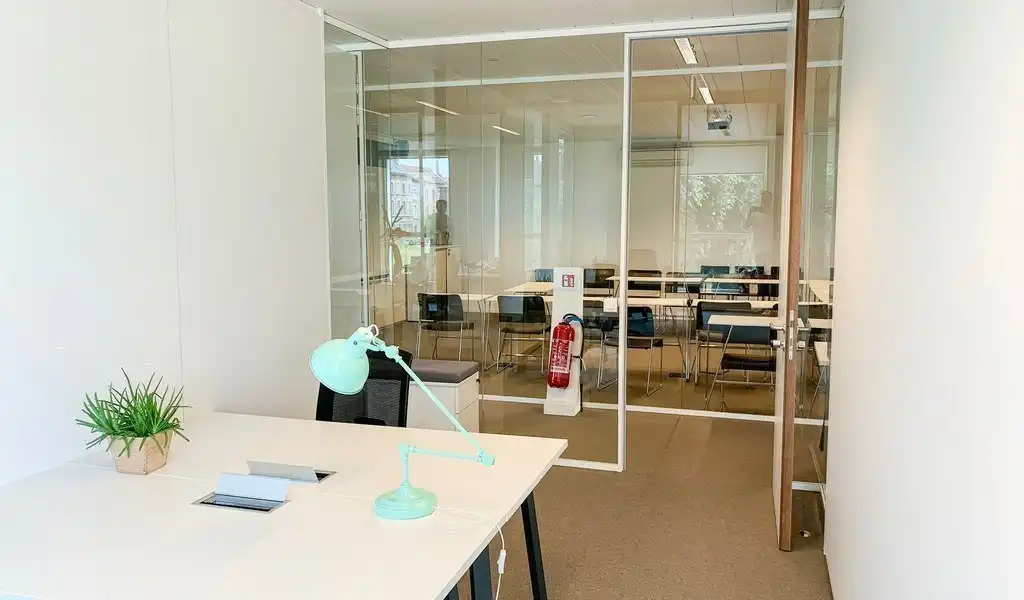 Gemeubelde kantoorruimte in MC-SQUARE Gent foto 19