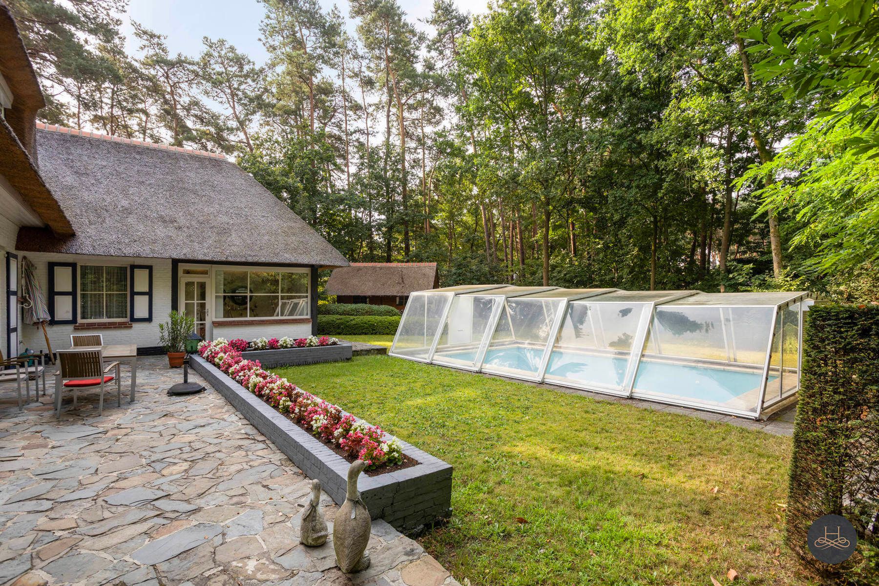 Charmante villa op ruim perceel foto 24