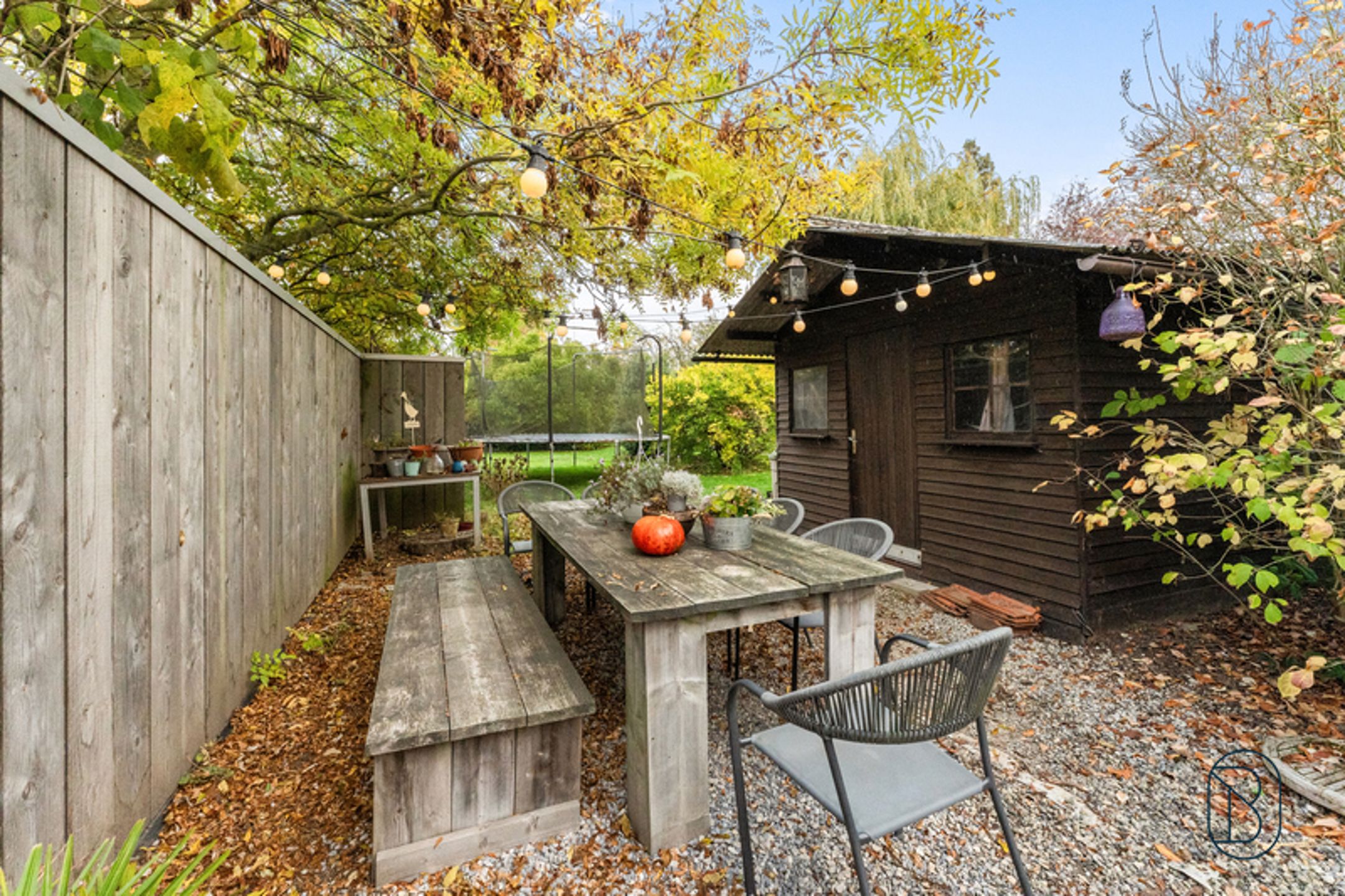 Volledig instapklare woning met tuin en garage. foto 11