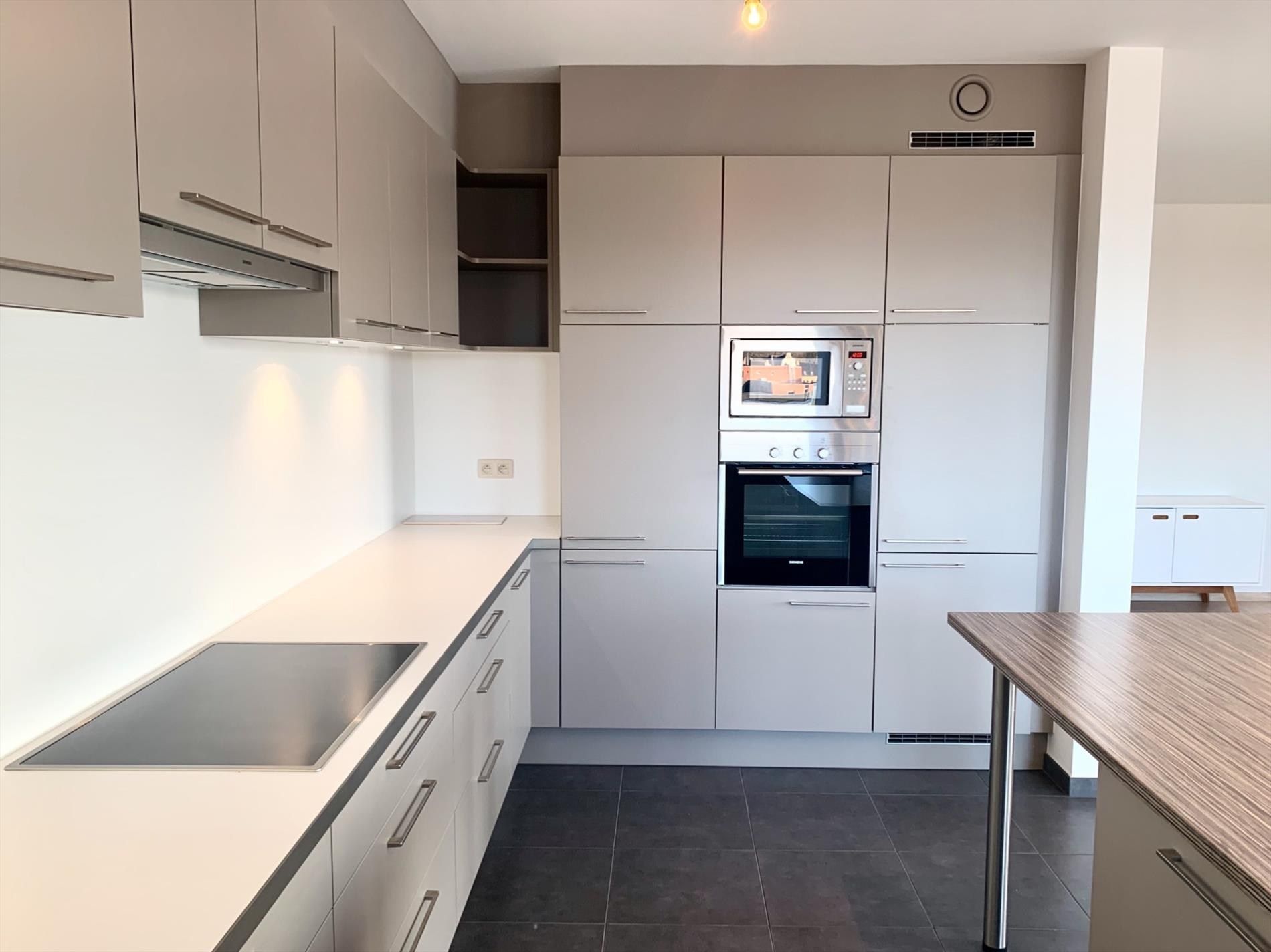 Penthouse met dubbel dakterras incl 2 autostaanplaatsen foto 5