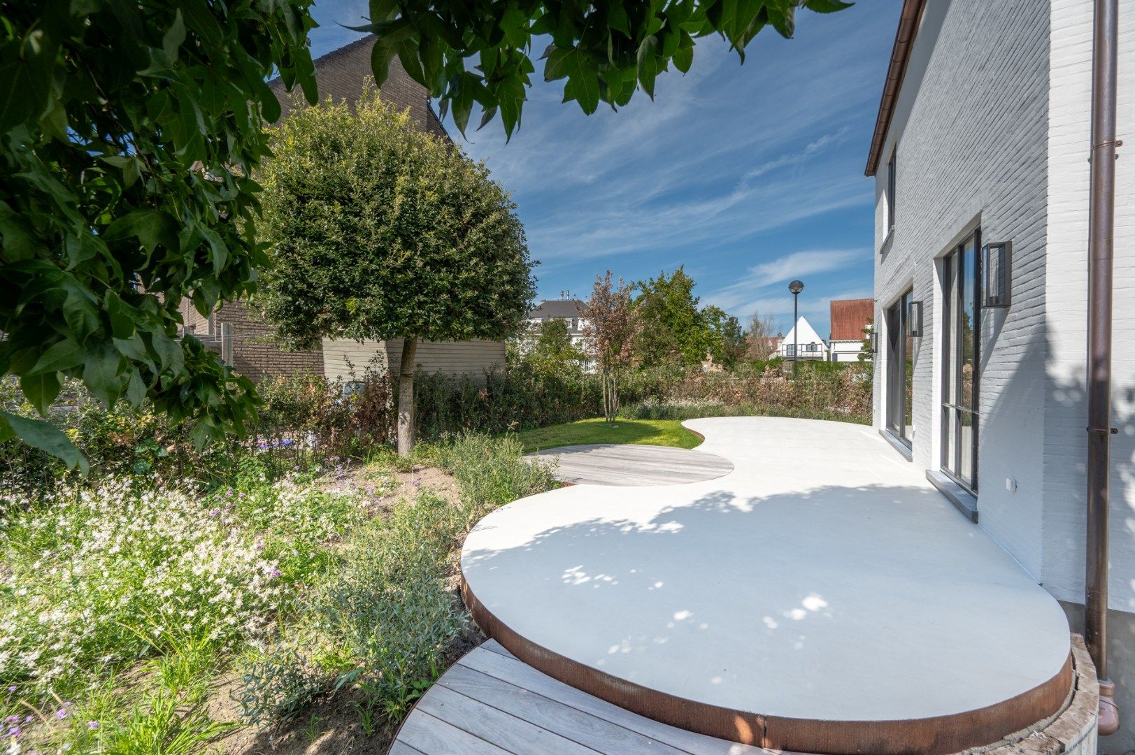 Stijlvol gerenoveerde villa op toplocatie in Duinbergen foto 30