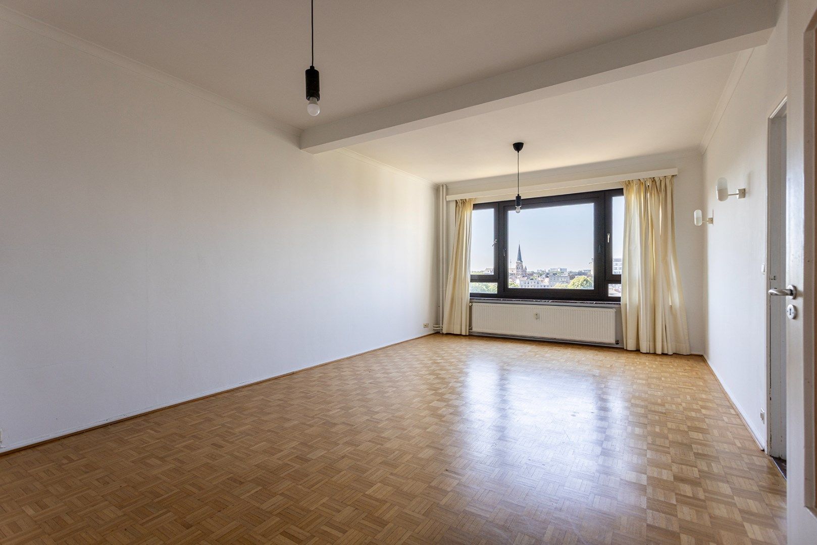Te renoveren appartement met 2 slpk en terras! foto 16