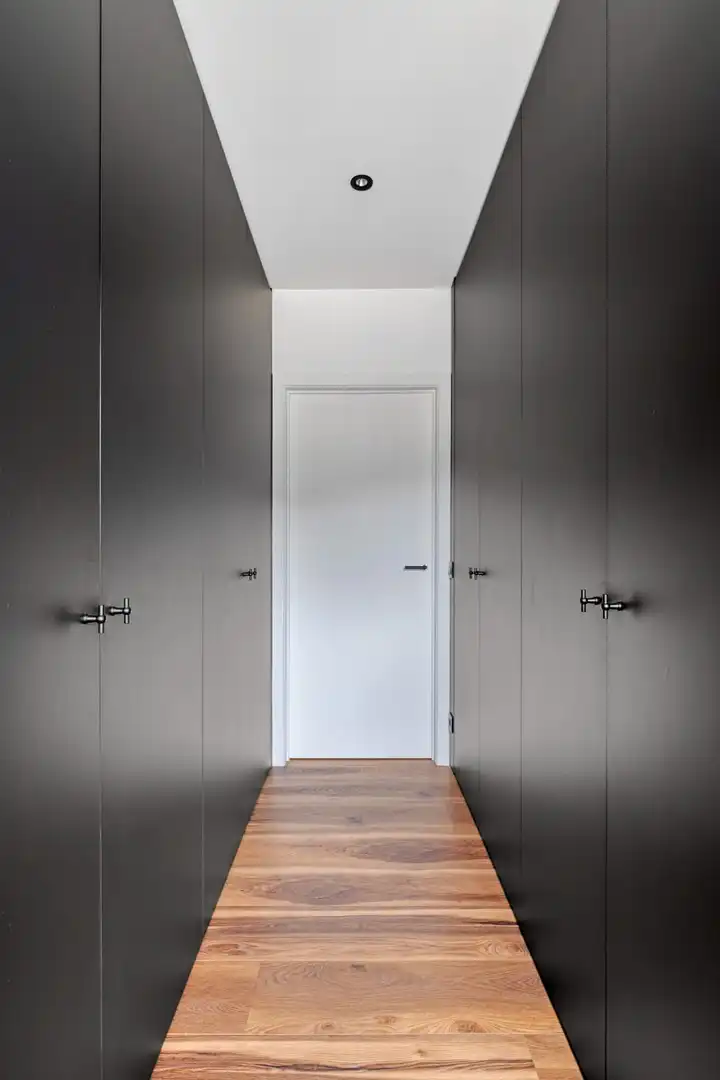 Luxe woning met binnenzwembad en afzonderlijke handelsruimte foto 10