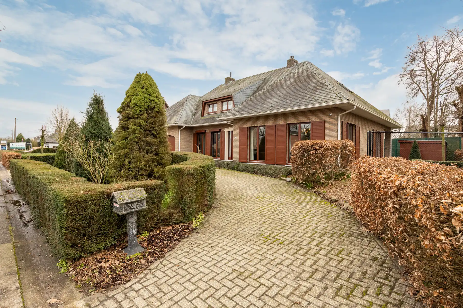 Verrassend ruime woning met 6 slaapkamers en 2 badkamers foto 40
