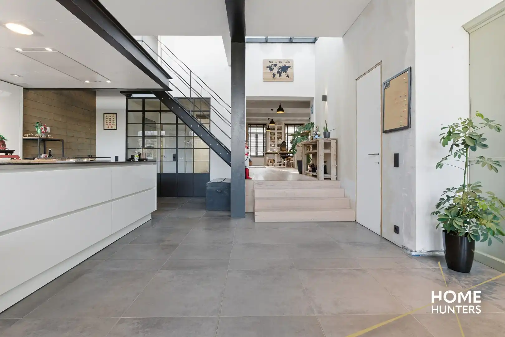 Unieke woning op ruim perceel met 6 slaapkamers in hartje Zarren! foto 6