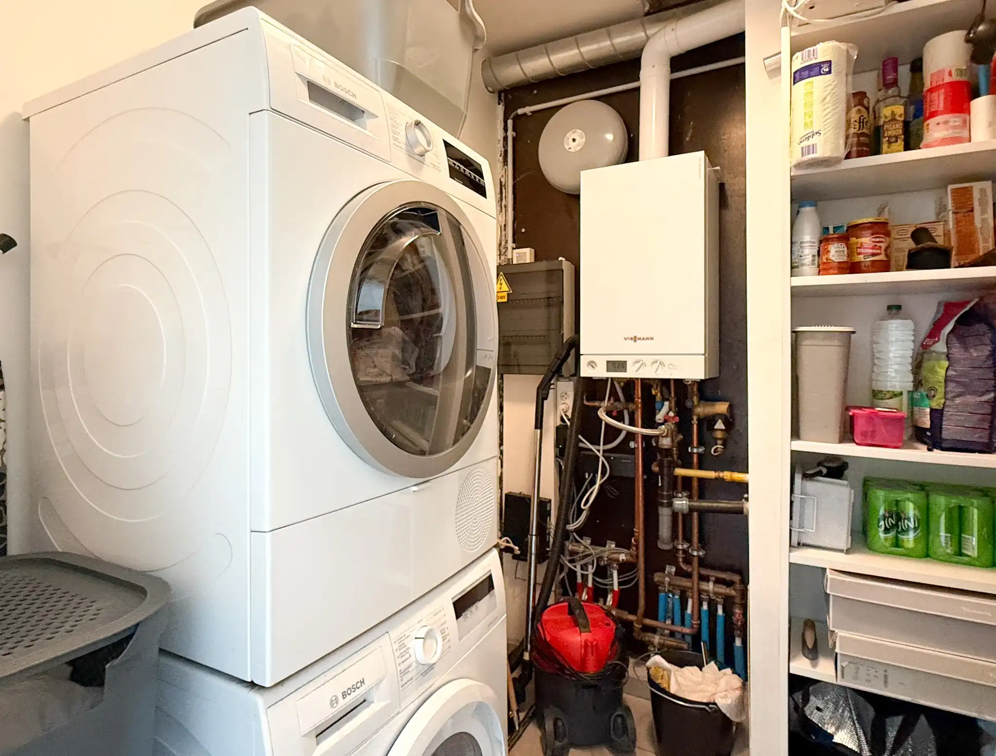 Mooi éénslaapkamer appartement nabij het centrum met terras en autostaanplaats foto 6