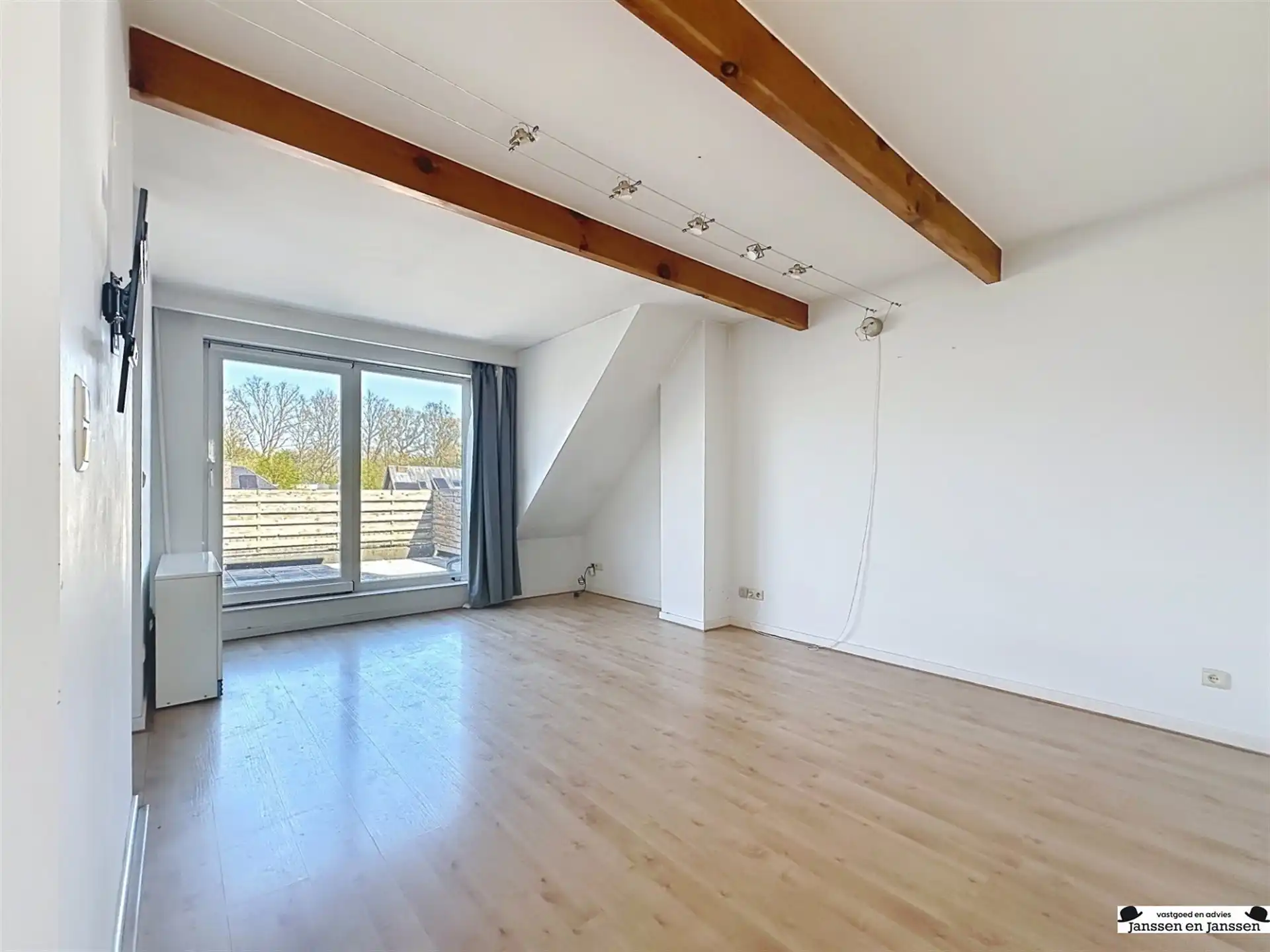 Dakappartement met zonnig en ruim terras!  foto 2