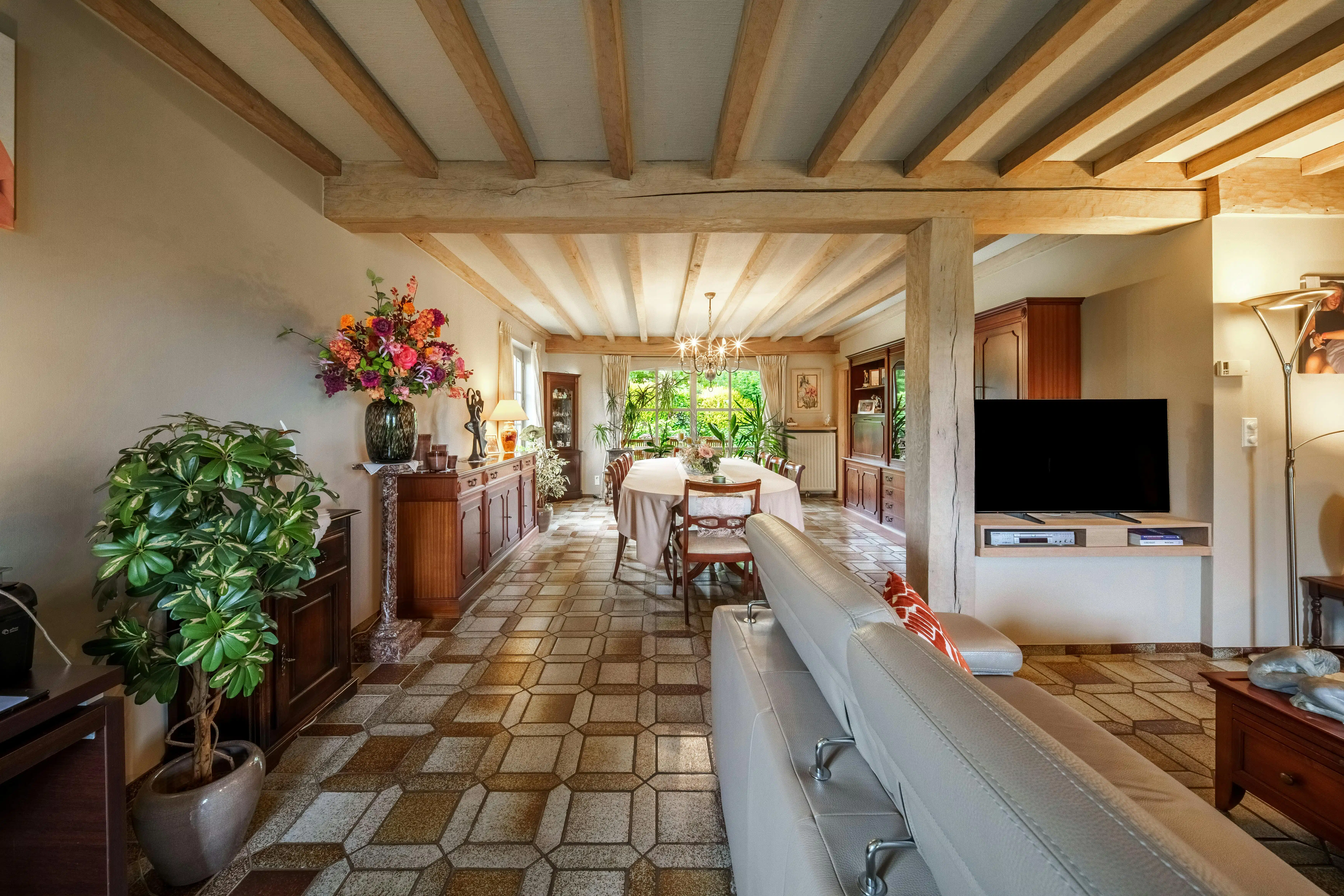 Karaktervol huis te koop in Merkem op 885m² foto 10