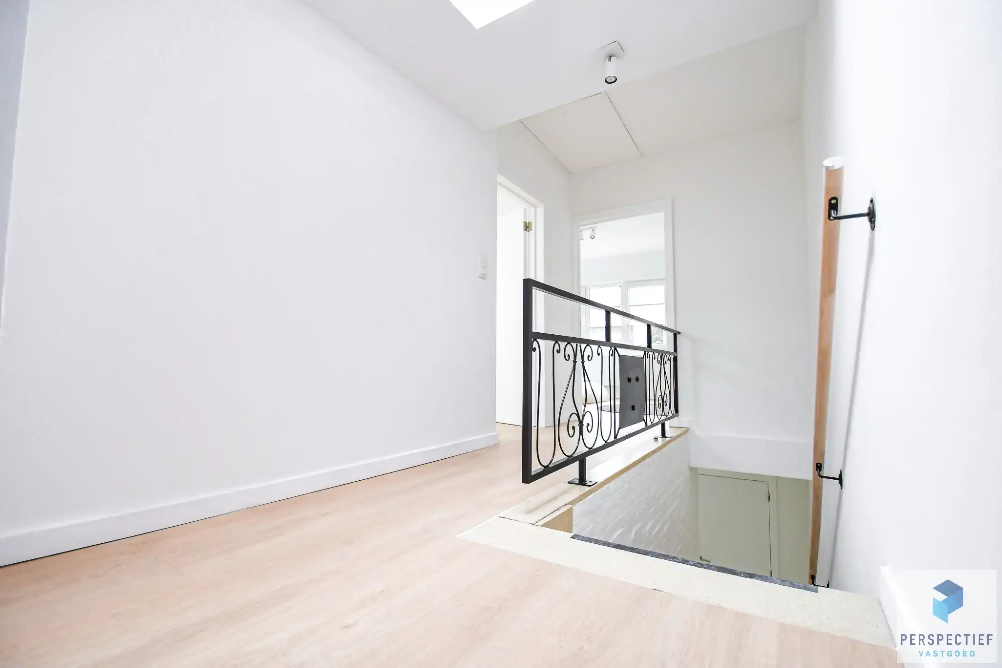 BEZOEKMOMENT ZATERDAG 31/01 VAN 15U TOT 16U30 | GERENOVEERDE woning met 3 slaapkamers en ZONGERICHTE tuin met uitweg en GARAGE foto 15