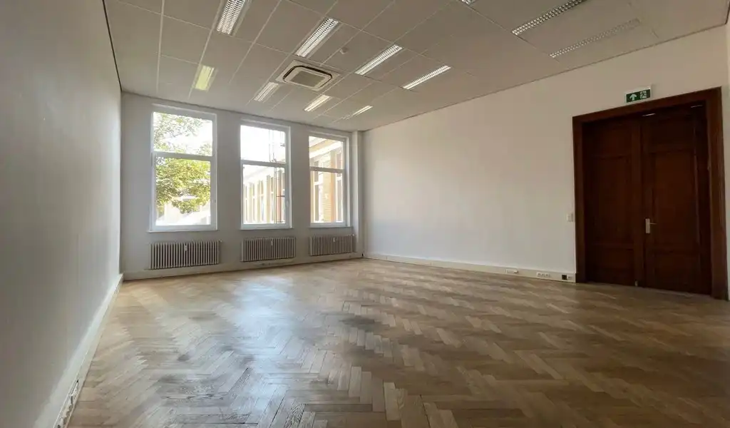 Kantoren te huur in prachtig herenhuis in centrum Antwerpen foto 6