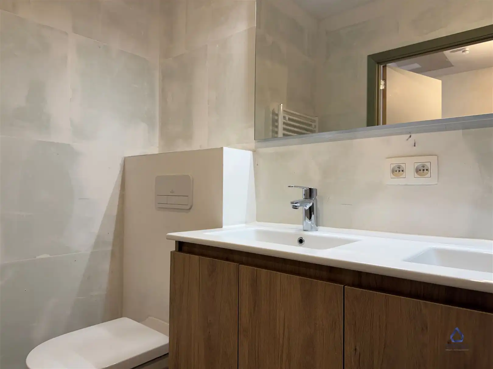 Modern nieuwbouwappt 2-SLK met terras te Tour & Taxis foto 18