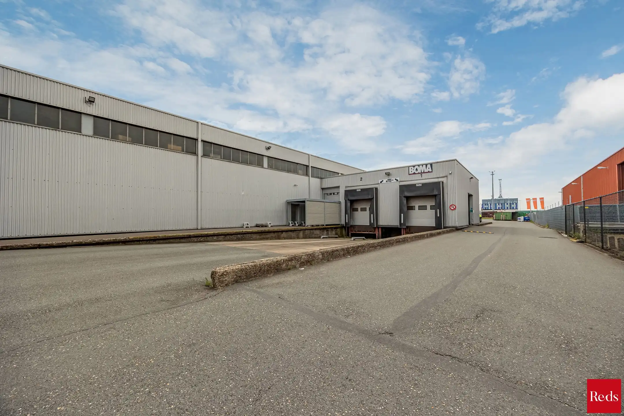 logistiek bedrijfsgebouw te huur op toplocatie foto 2