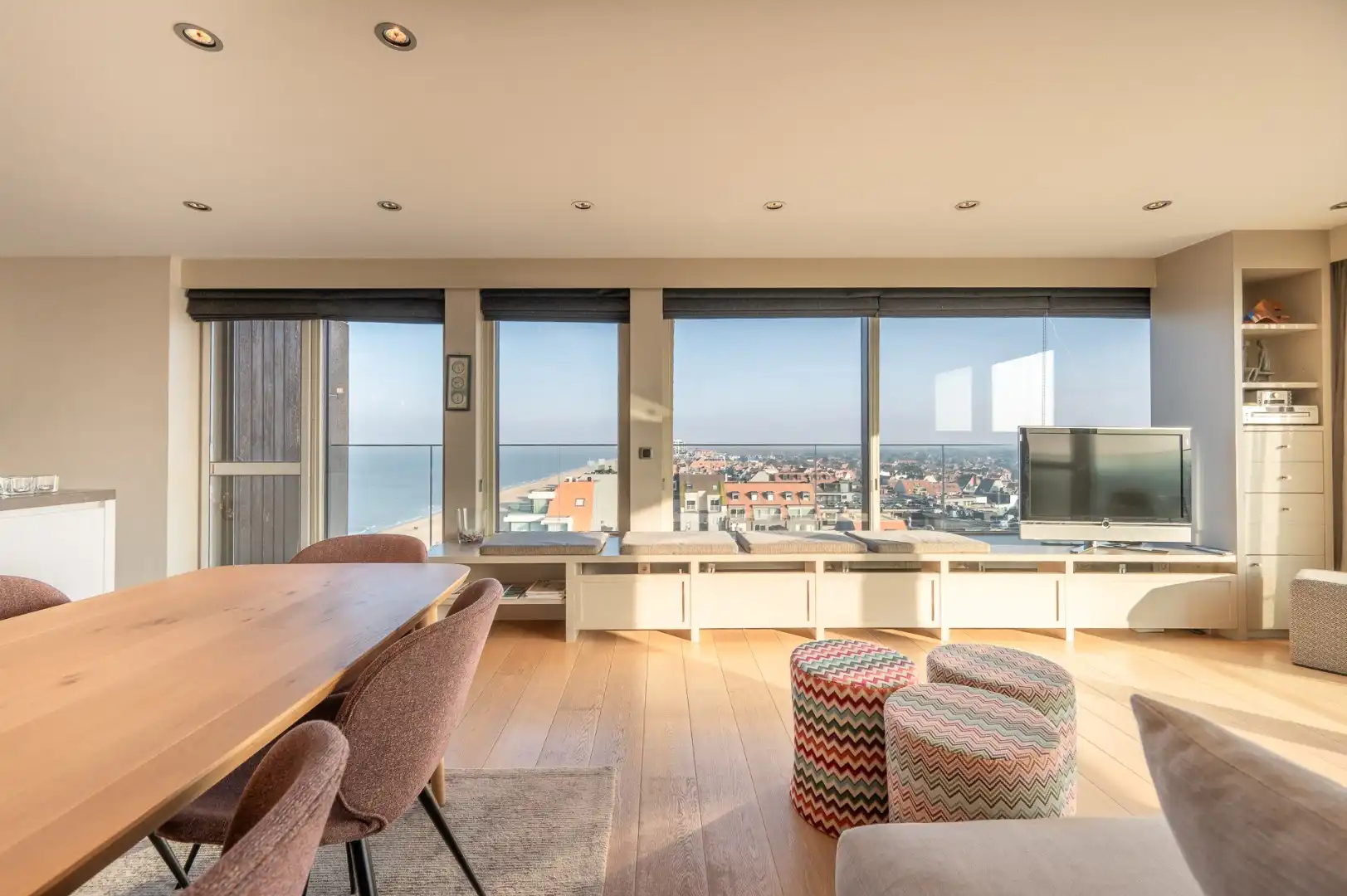 Uitzonderlijke penthouse gelegen op de Zeedijk aan het Van Bunnenplein met panoramische zichten foto 7