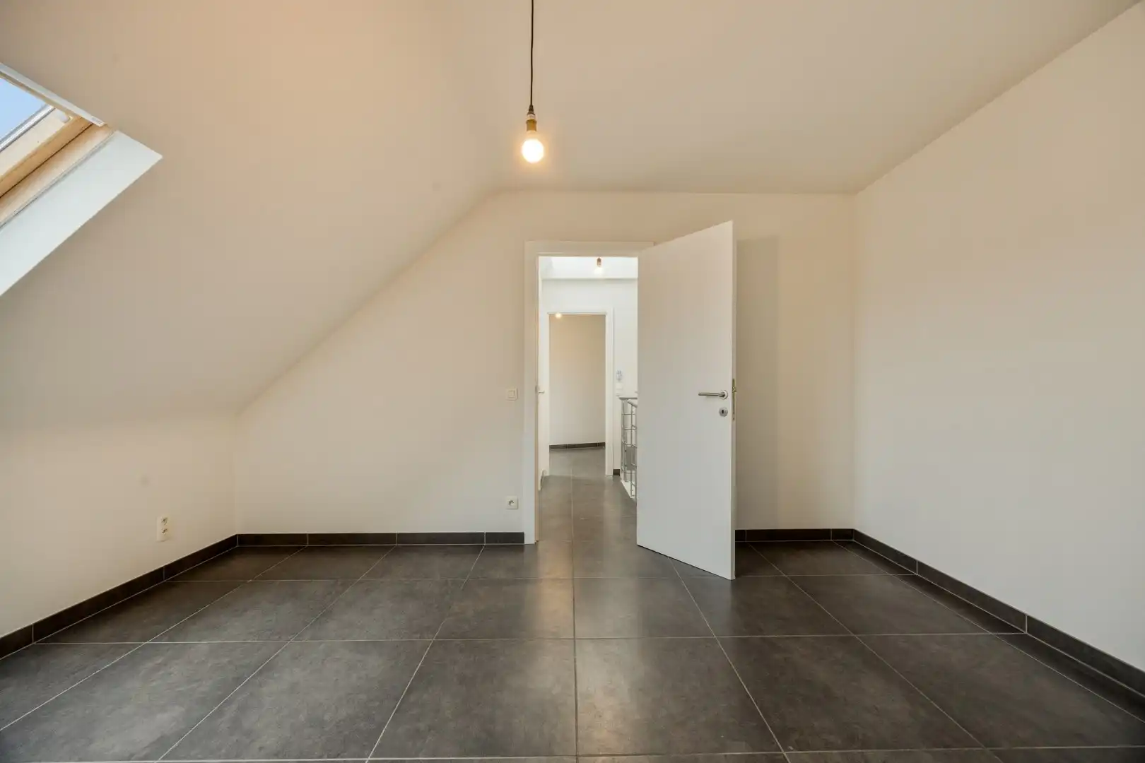 Instapklaar duplex app. met 2 slpk te centrum Halle foto 6