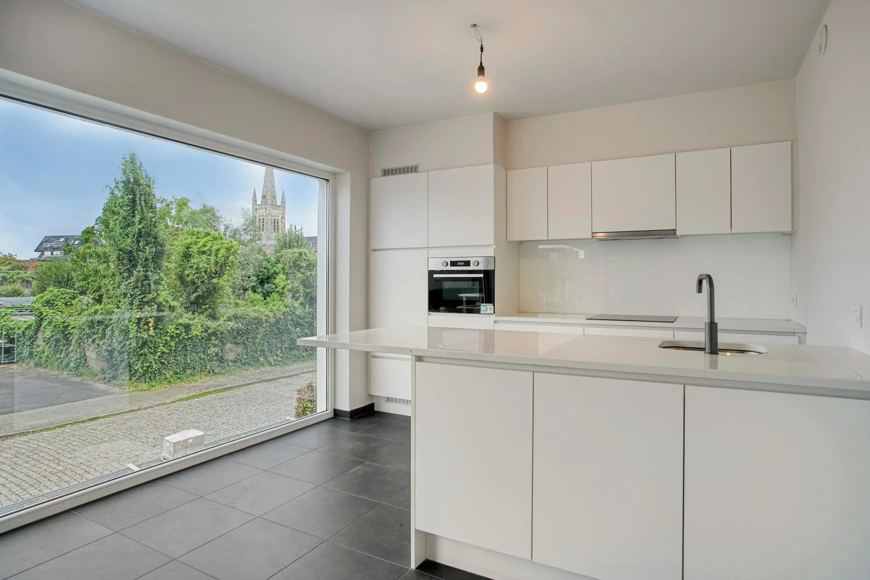 Instapklaar appartement met zonnig terras te koop in Rumbeke foto 7