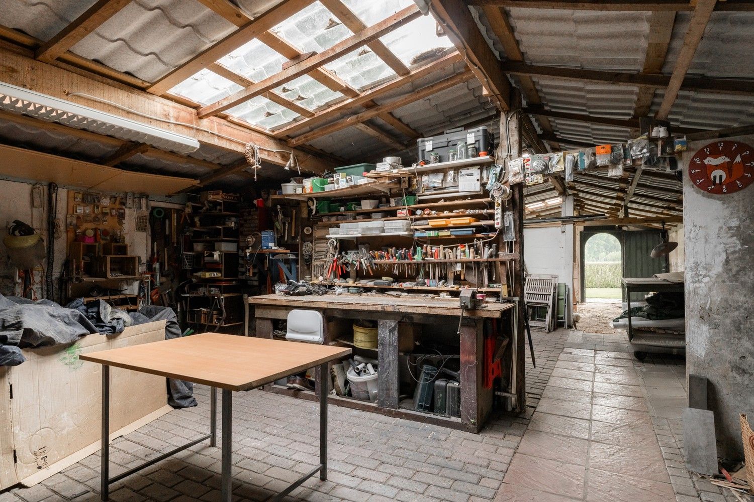 Instapklare gezinswoning met veranda en prachtige tuin foto 30