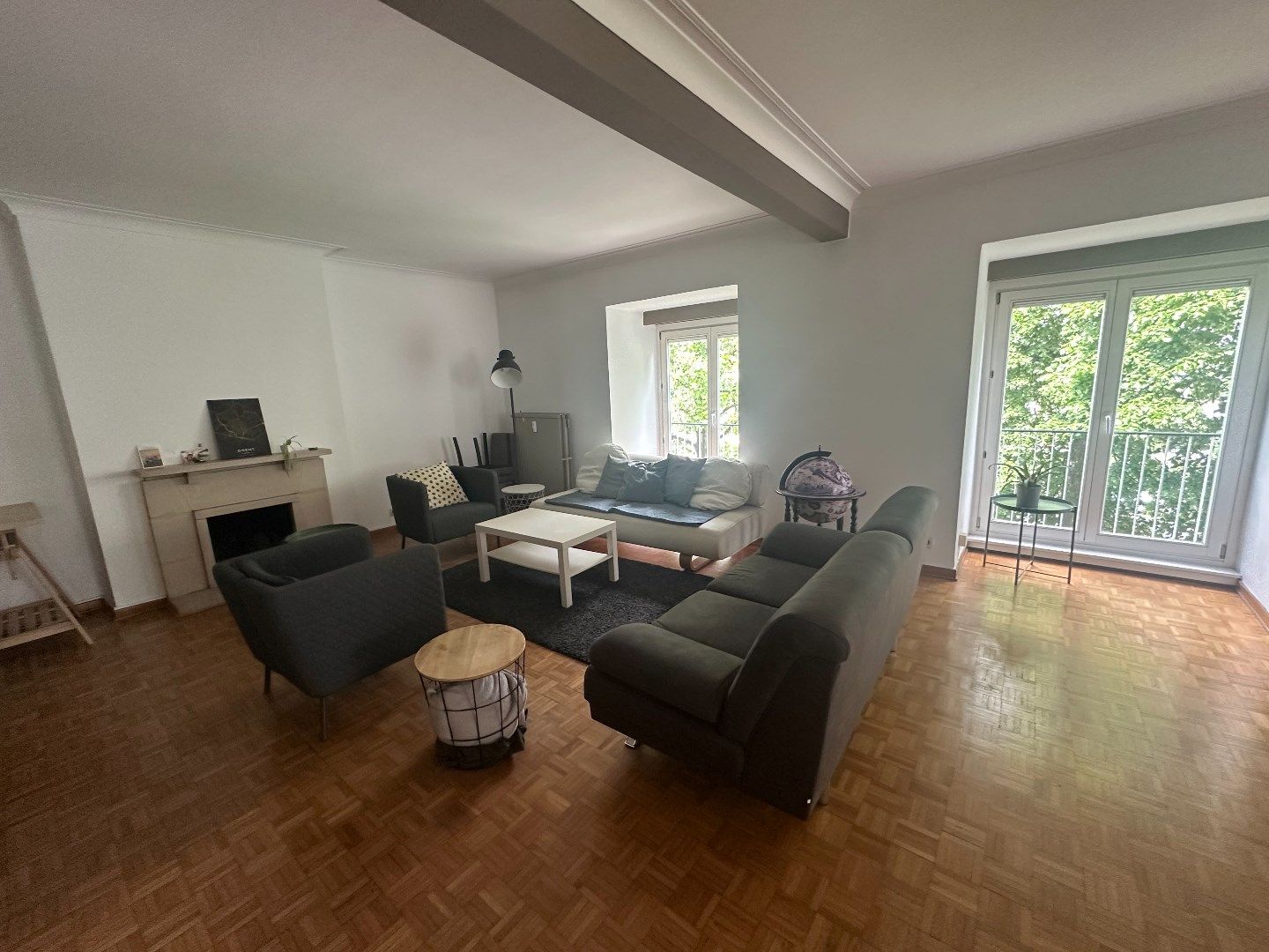 Duplex-appartement nabij de Sterre  foto {{pictureIndex}}
