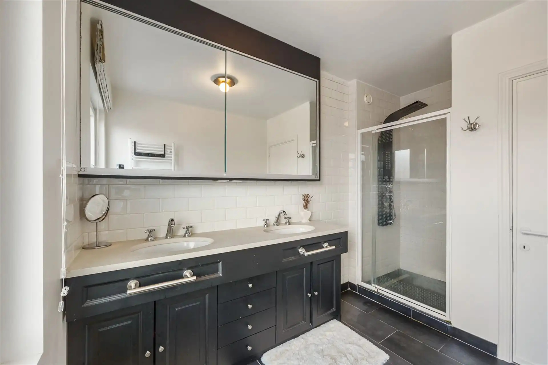 Instapklare woning met 3 slpk's op een TOPlocatie te Schoten! foto 10