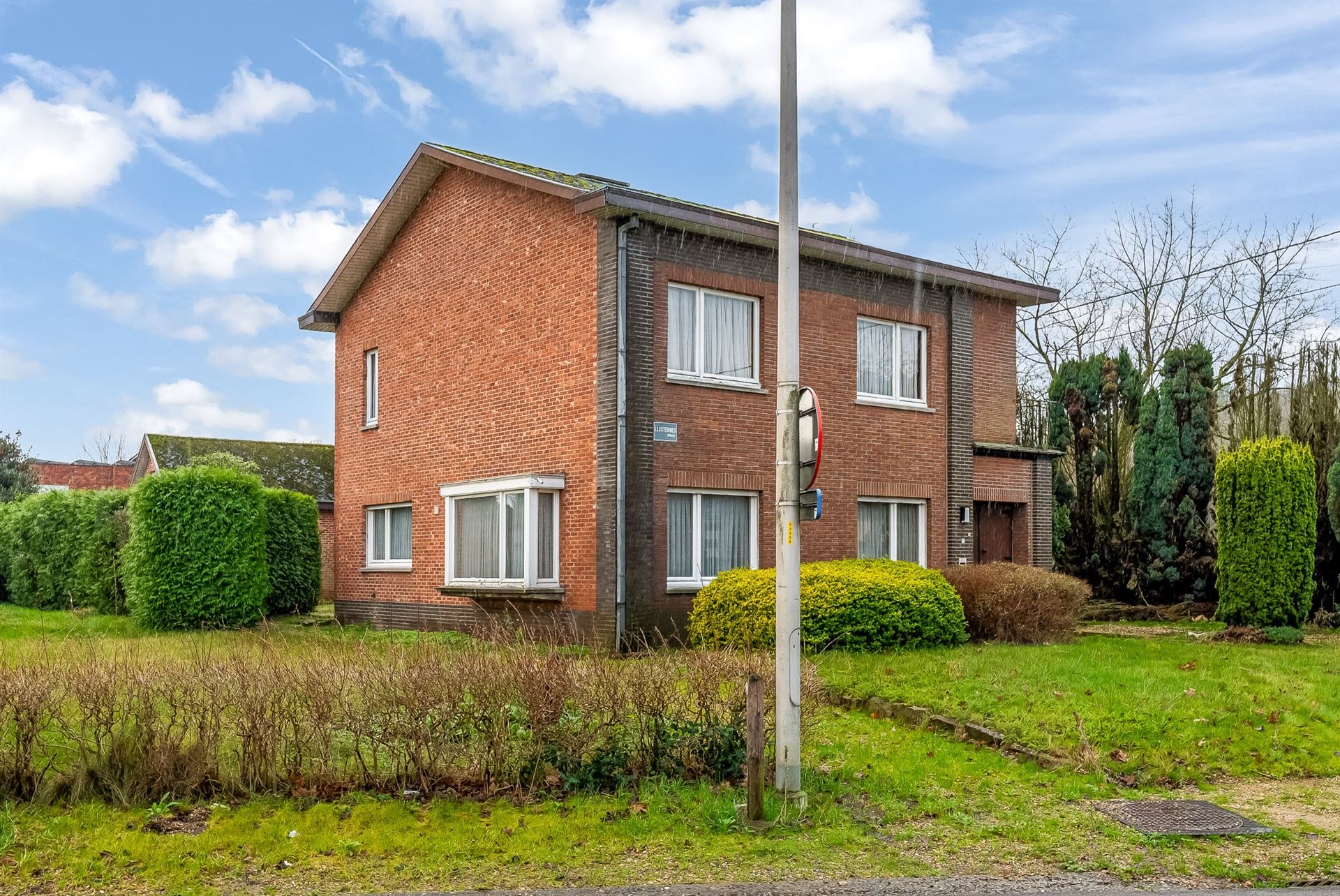 Ruime woning met 3 slaapkamers en leuke zuidgerichte tuin foto 3