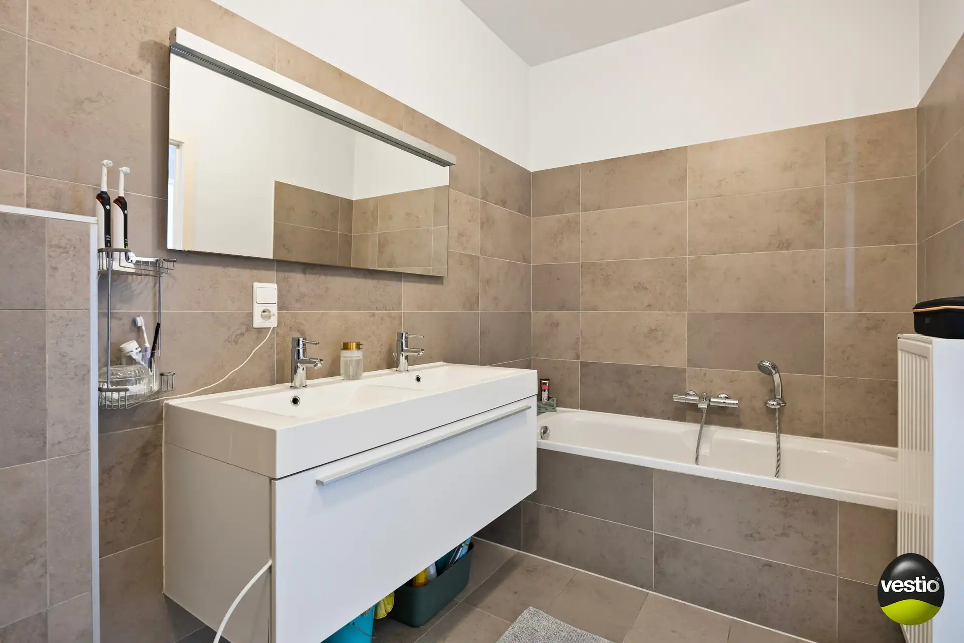 Smaakvol, kwalitatief afgewerkt 2 slaapkamer appartement met 2 terrassen. foto 16