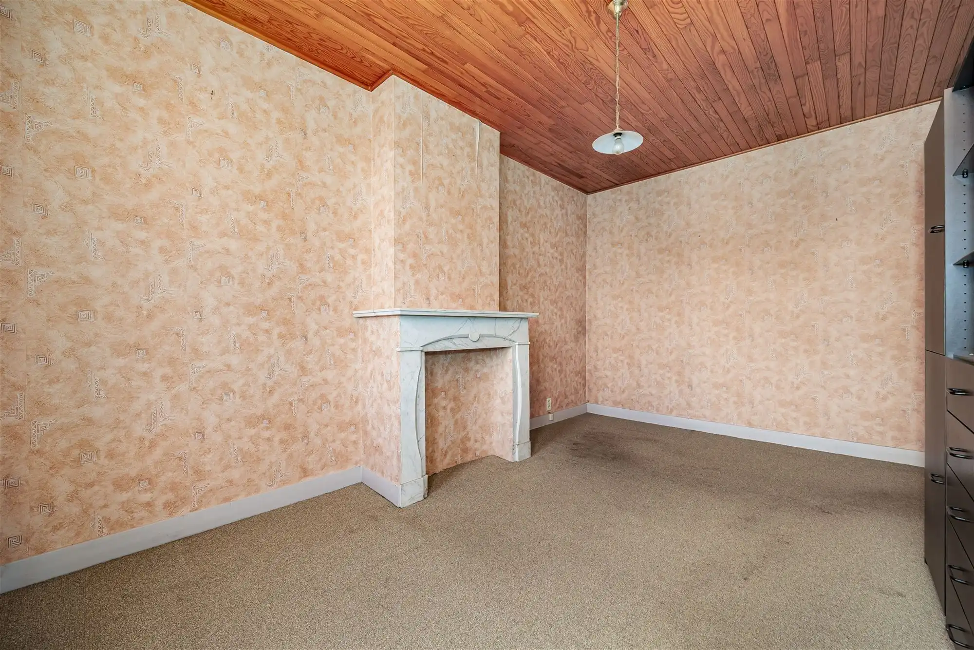 Te renoveren woning met 4 - 5 slk en garage foto 24