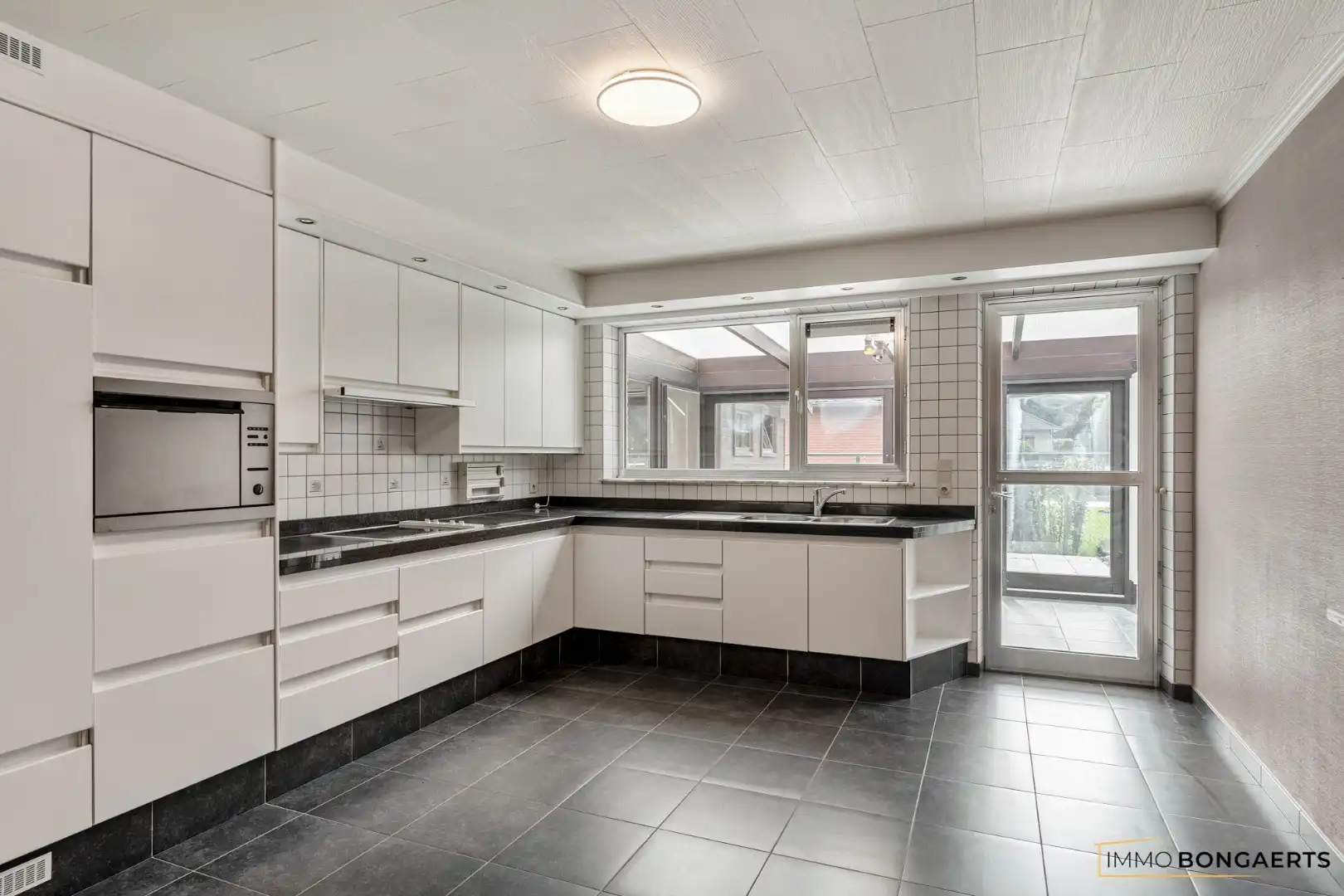 Instapklare gelijkvloerse bungalow met 3 slaapkamers foto 8