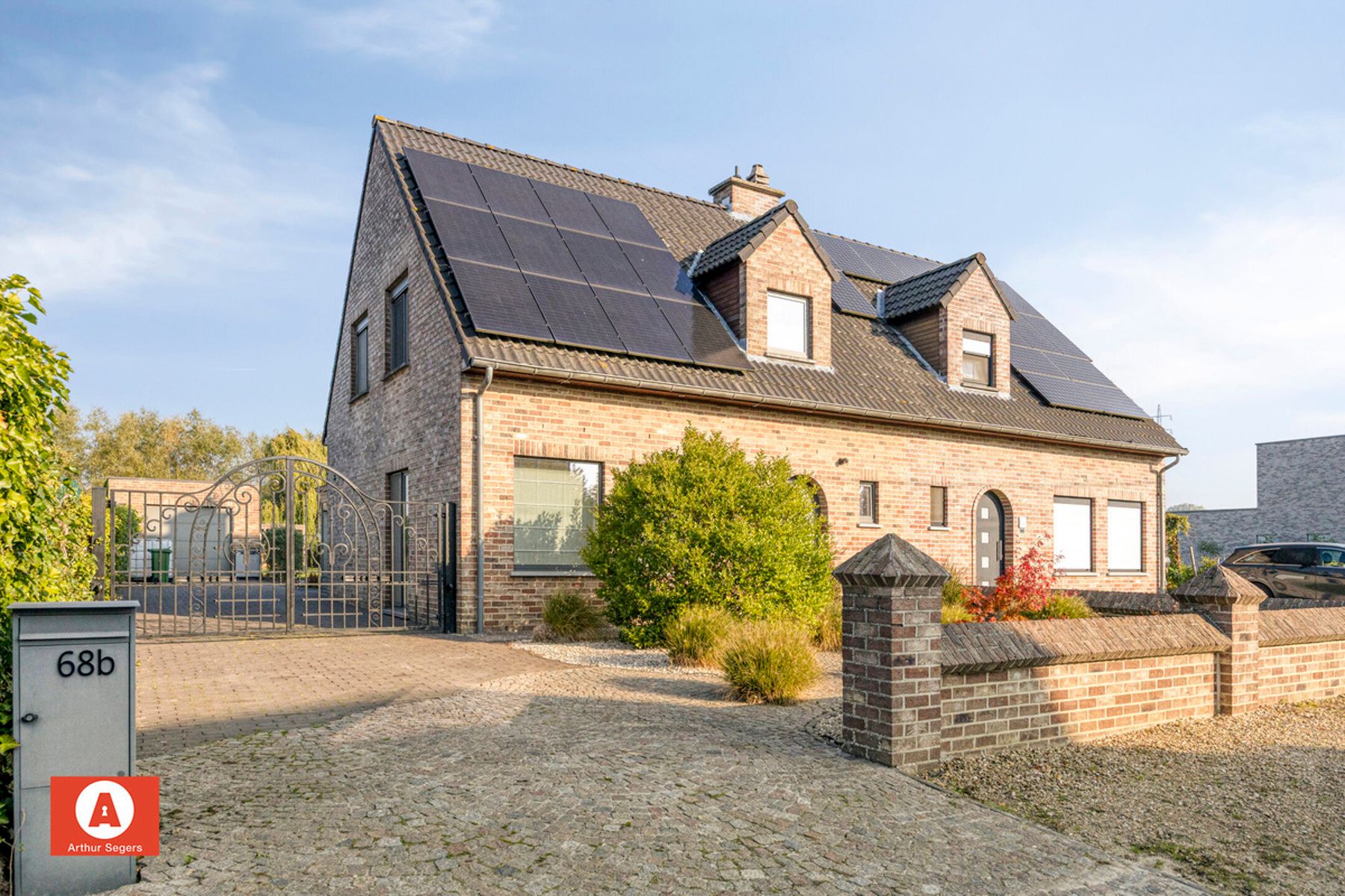 Energiezuinige woning met 3 slaapkamers, garage en tuin foto {{pictureIndex}}