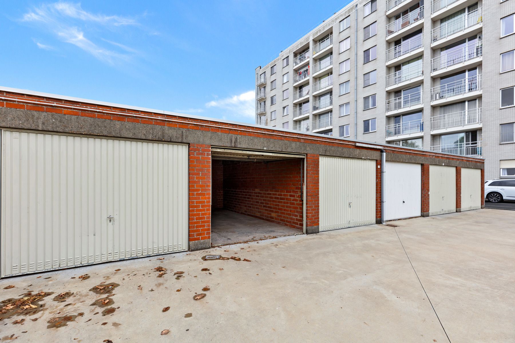 Ruim 2 slpk. zicht-appartement met garagebox foto 18