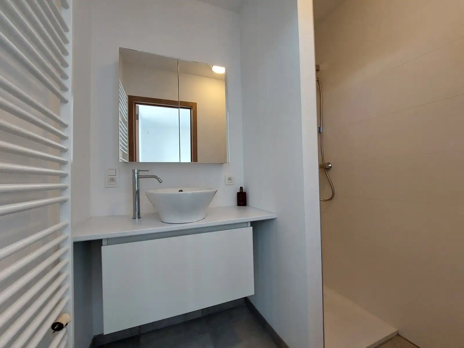 Trendy penthouse met terrassen nabij Eilandje met parking foto 11