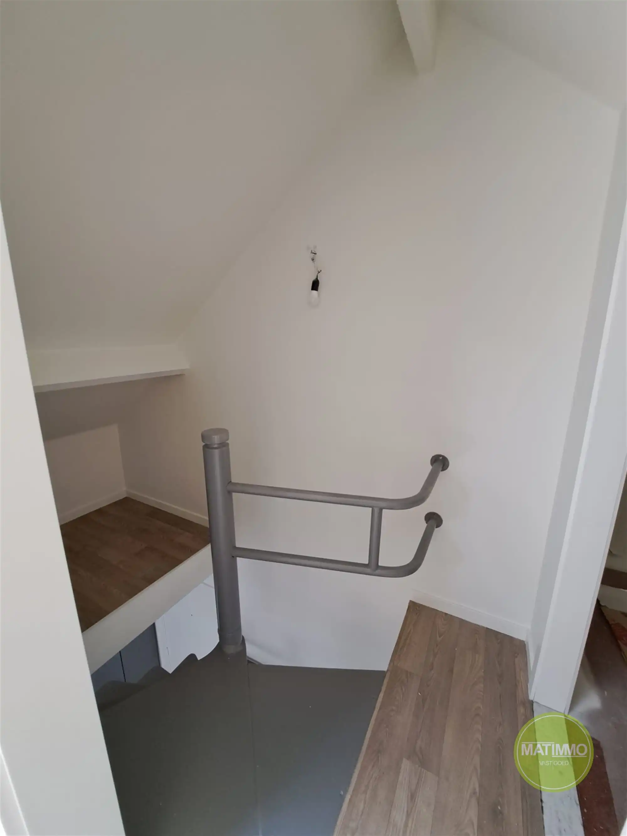 Duplex appartement met 2 slaapkamers en ruim terras te Mol. foto 12