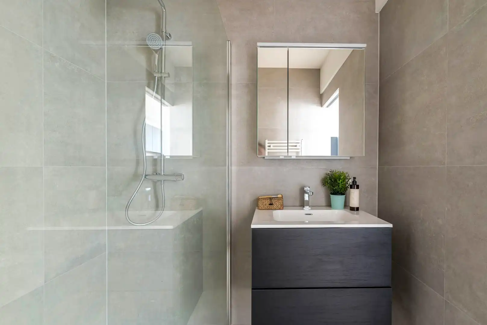 Luxueus gerenoveerd appartement op topligging foto 6