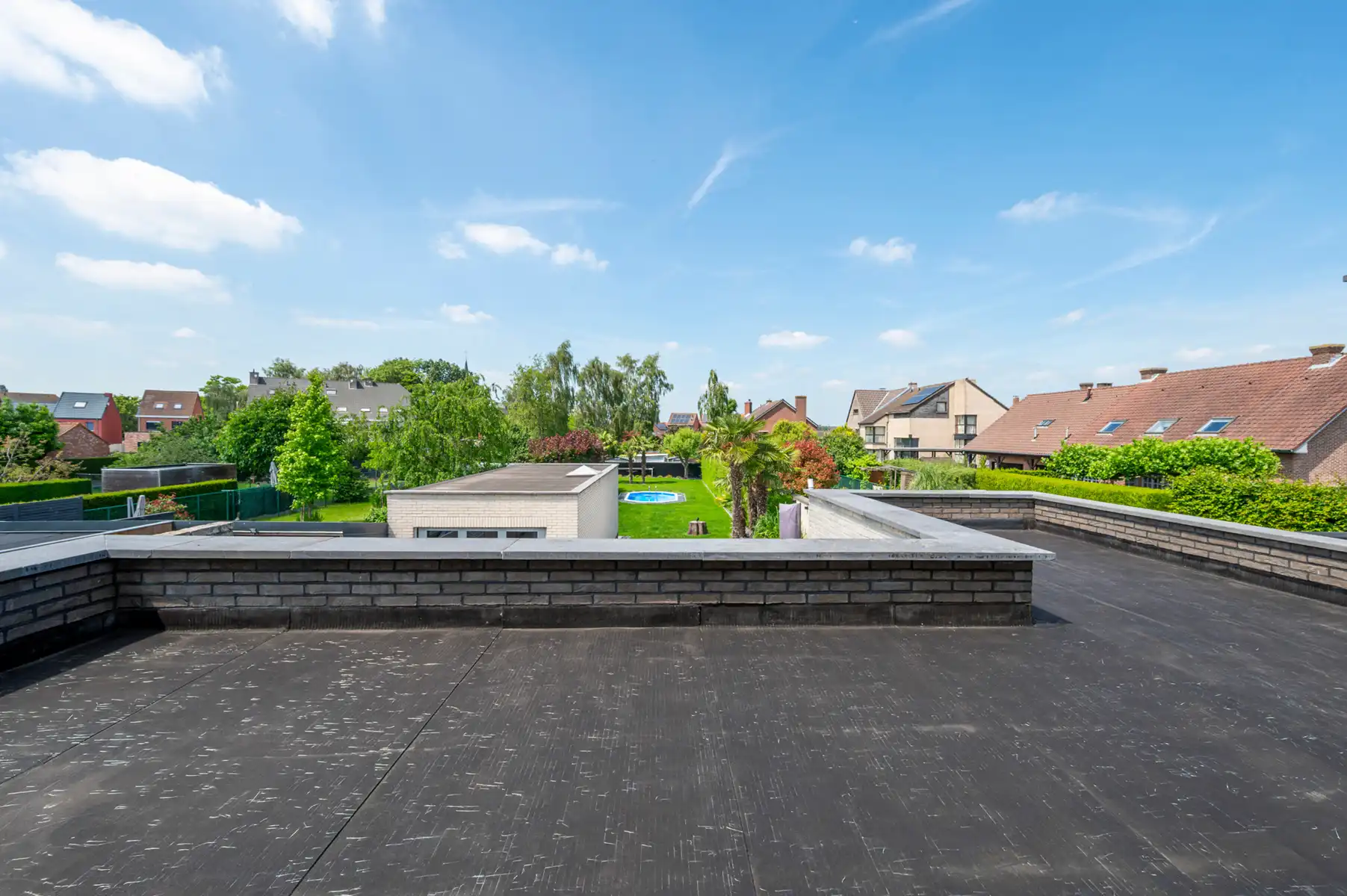 ruime gezinswoning met 7 slaapkamers en prachtige tuin foto 14