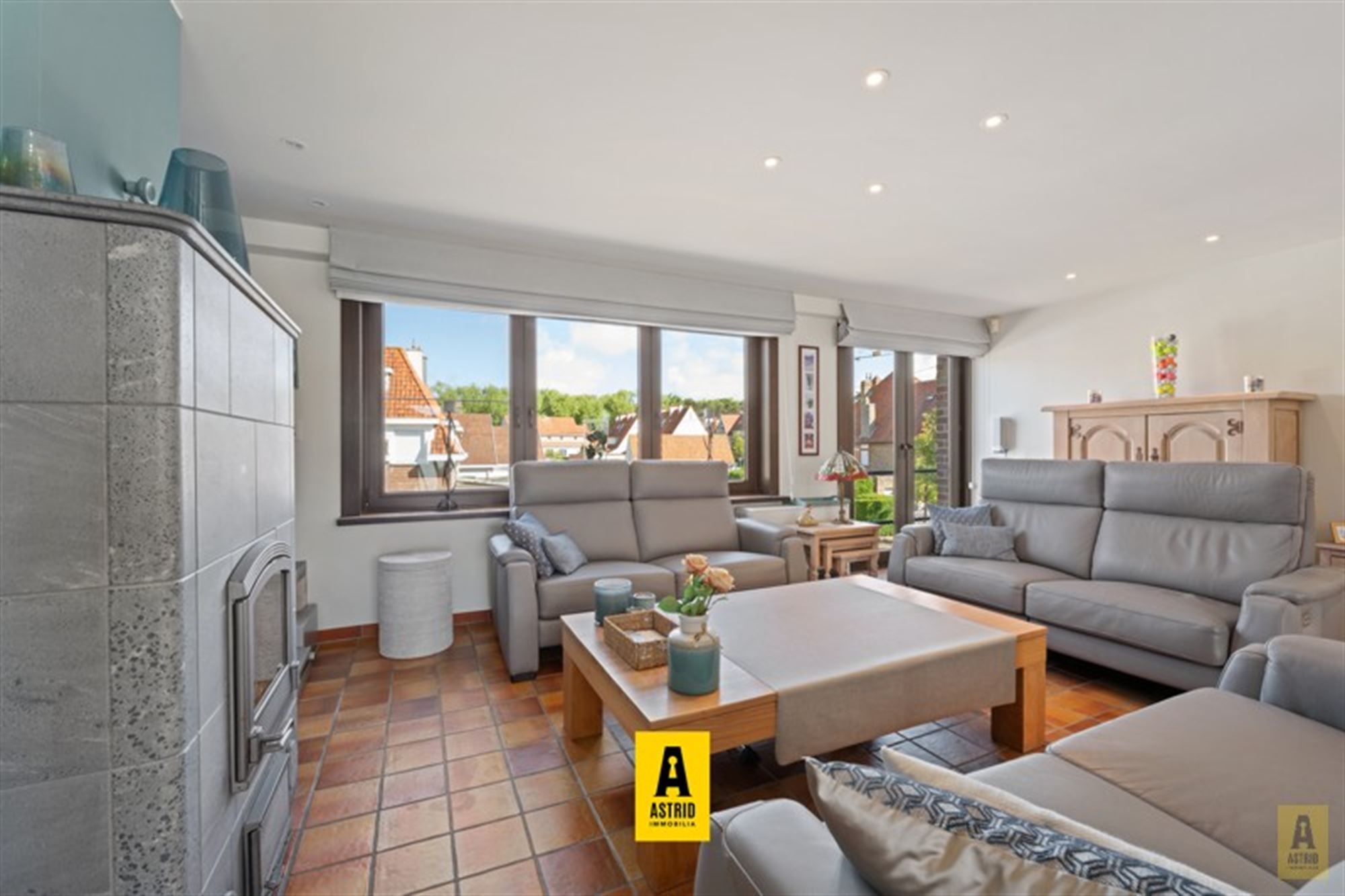 Karaktervolle voormalige dokterswoning met zee aan ruimte en mogelijkheden! foto 11