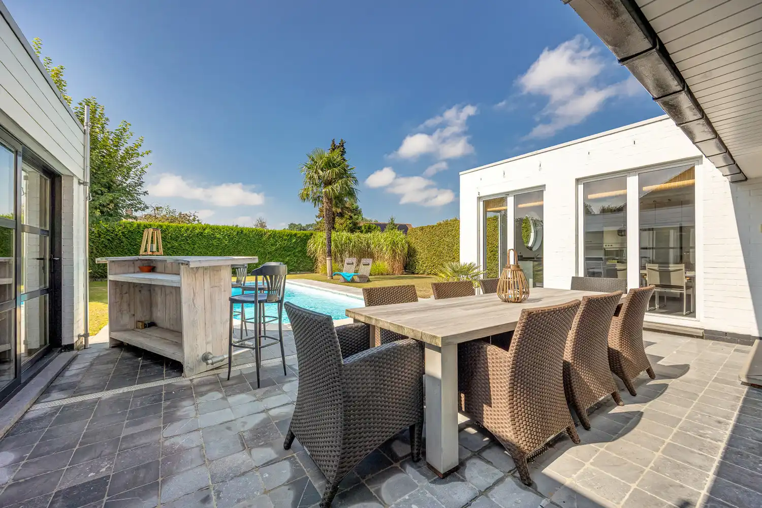 Karaktervolle villa met prachtige tuin en zwembad in doodlopende straat foto 15