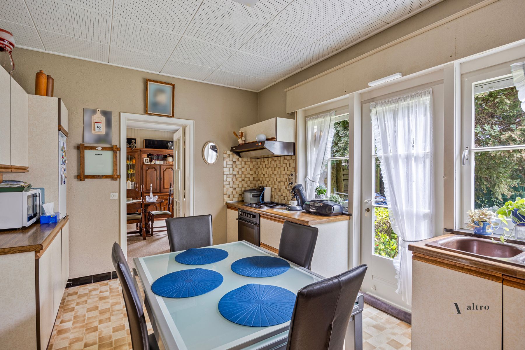 Deels gerenoveerde woning in het groene Bellem foto 7