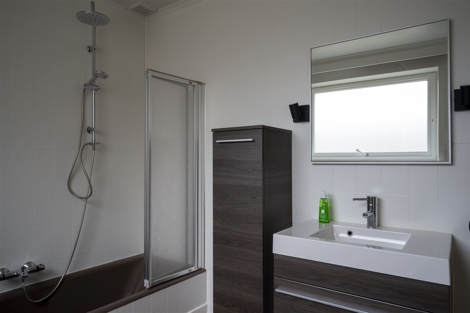 volledig gerenoveerde woning met authentieke elementen foto 16