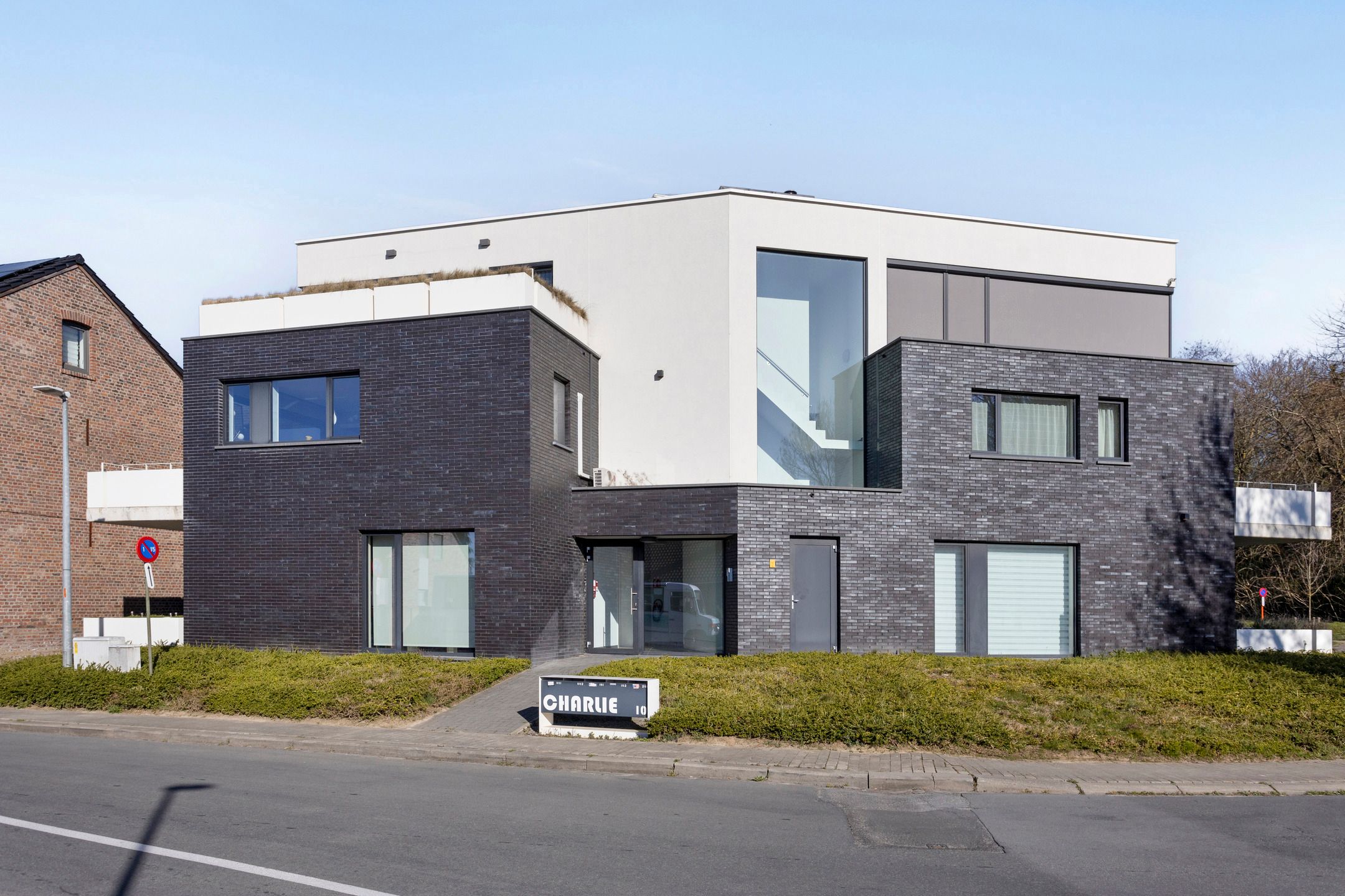 Recent appartement met 2 slpk & parking foto 18